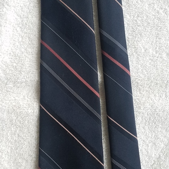 Oscar de la Renta - Picture 3 of 13